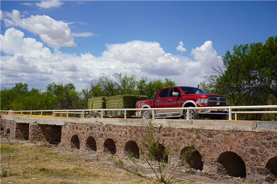 Municipio de Chihuahua rehabilita puente en El Peñol para garantizar acceso en temporada de lluvias