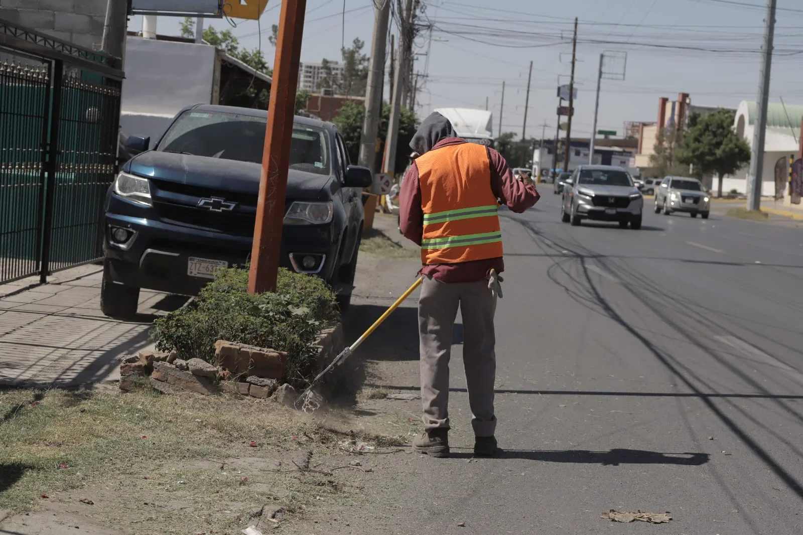 Cuadrillas de Limpia intensifican trabajos en avenida Plutarco Elías Calles dentro de la Cruzada del Cambio - imagen 5