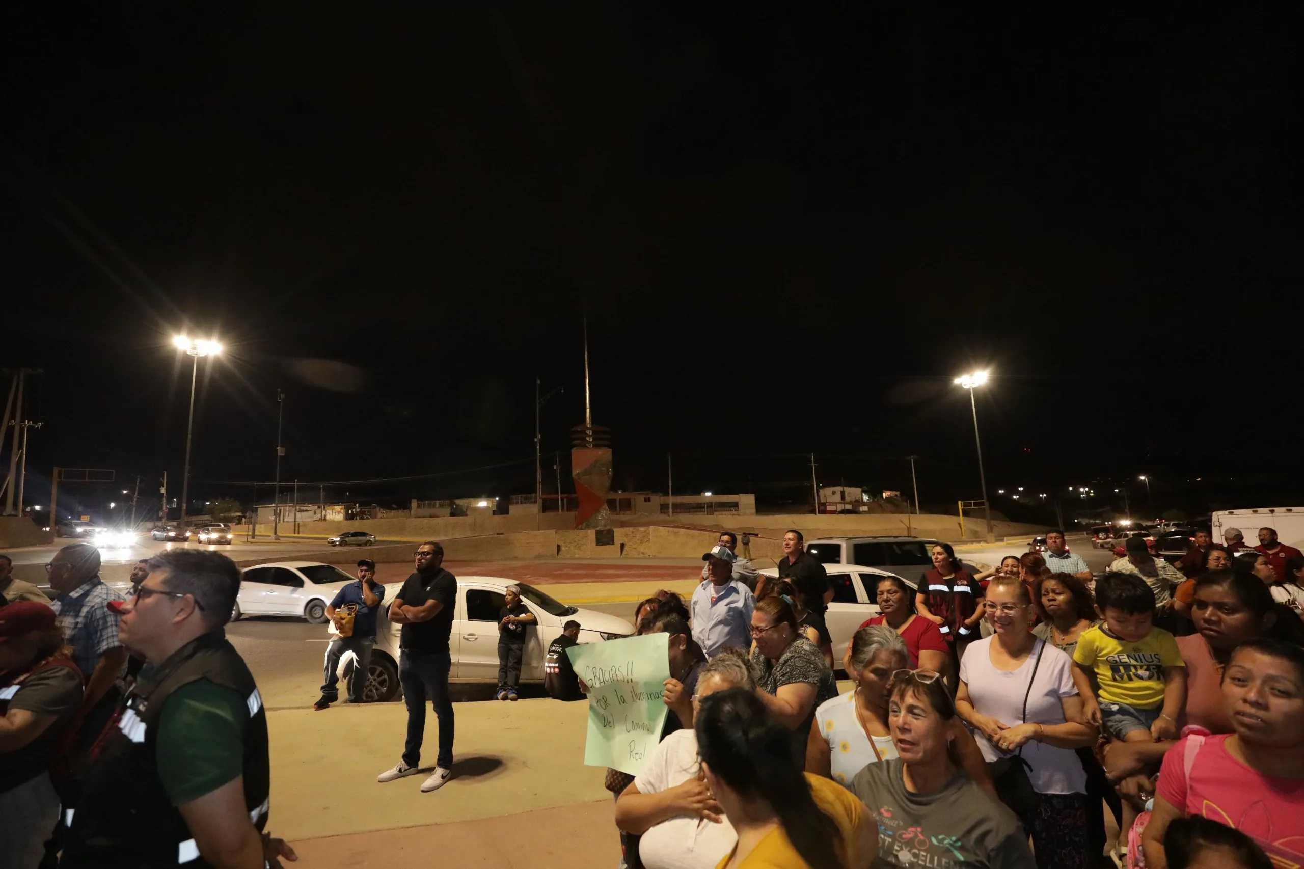Ciudad Juárez rehabilita 7.3 km de alumbrado en Camino Real con 450 lámparas y 38 millones de pesos de inversión - imagen 9