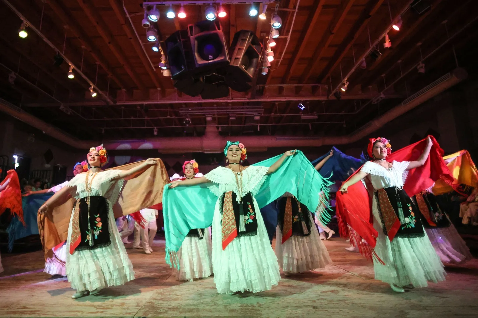Espectáculo de danza 'Chihuahua, nuestra herencia' reúne a familias juarenses en el Centro Municipal de las Artes