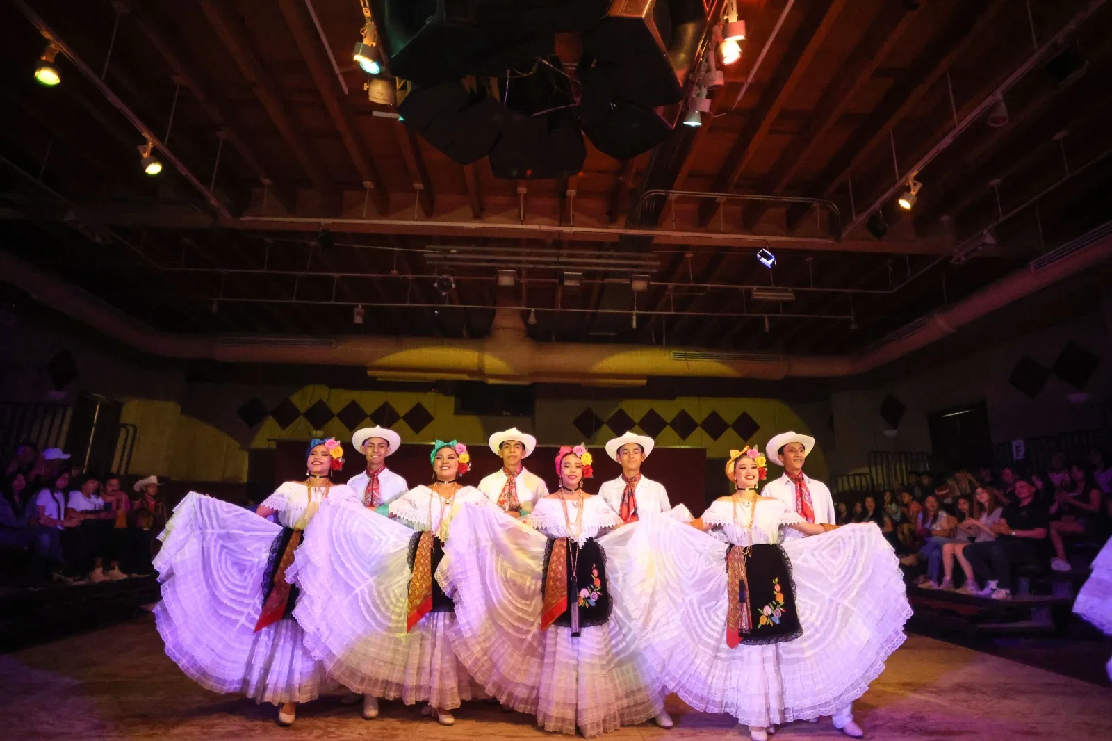 Espectáculo de danza 'Chihuahua, nuestra herencia' reúne a familias juarenses en el Centro Municipal de las Artes - imagen 3