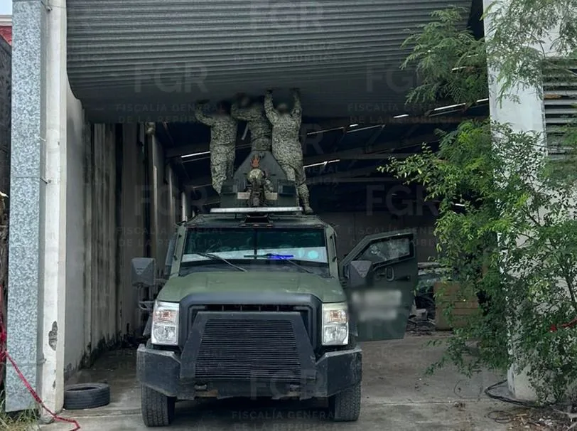 FGR asegura 15 camionetas blindadas y cartuchos en cateo a bodega de Reynosa - imagen 10