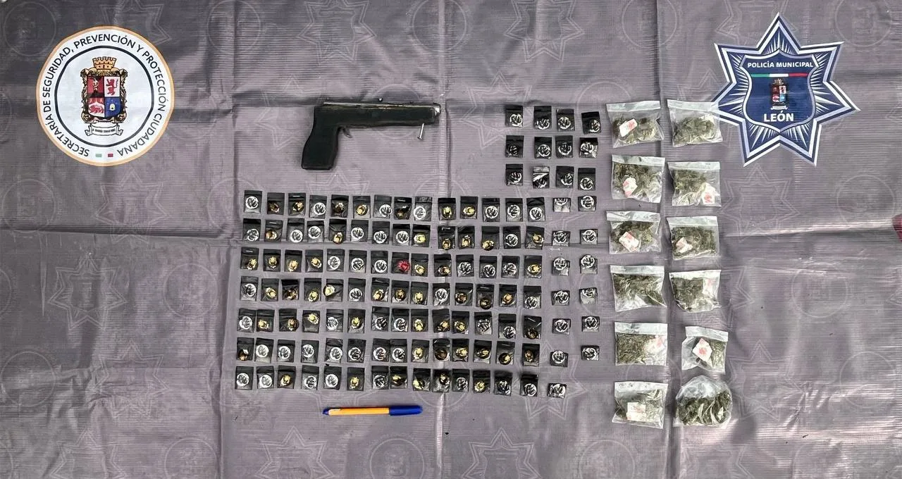 Policía de León aseguró más de 2 mil dosis de droga y siete armas en una semana