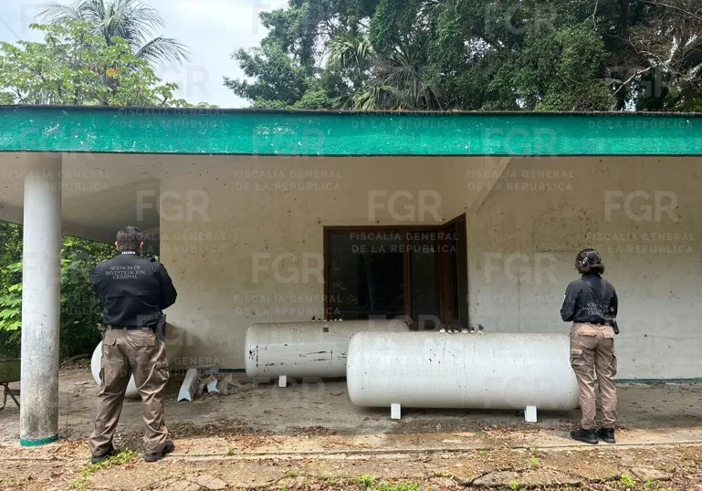 FGR catea rancho en Tabasco y asegura hidrocarburo, pipas y equipo de despacho de gas LP