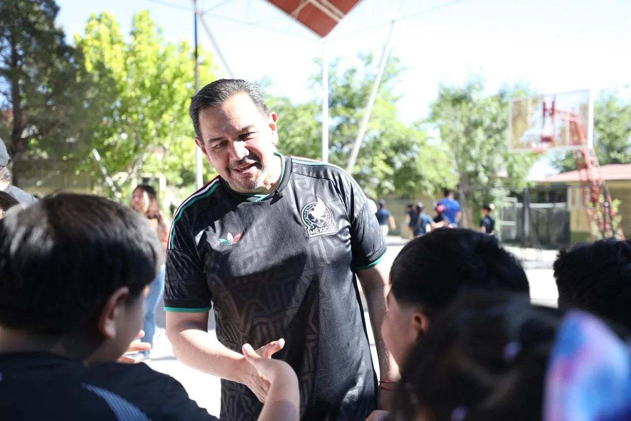 Municipio de Juárez entrega domo de 2 millones de pesos en la primaria Soledad Herrera Villa