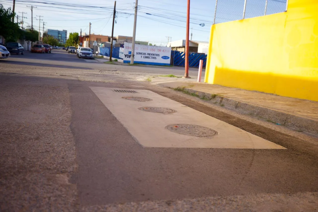Inauguran cinco pozos de absorción en avenida Insurgentes para frenar inundaciones históricas en Juárez - imagen 16