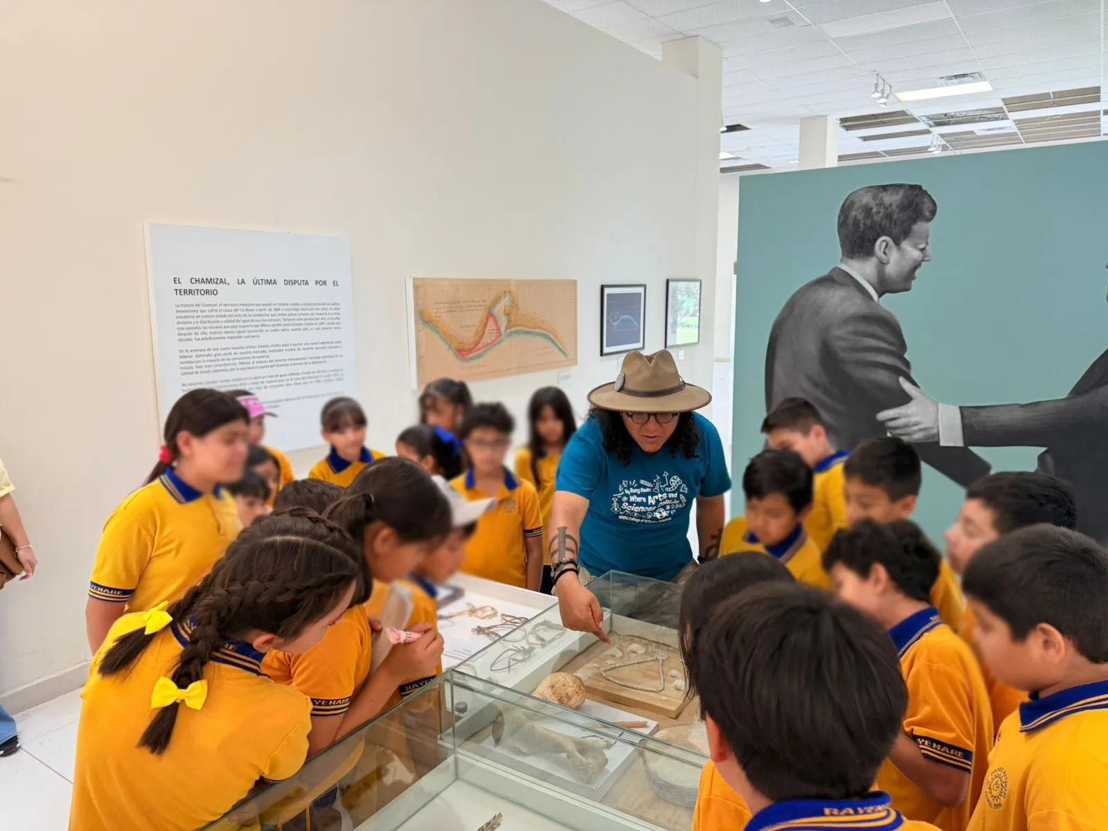 Estudiantes del Colegio Rayenare recorren el MAHCH con el programa Grandes Exploradores de IPACULT - imagen 16
