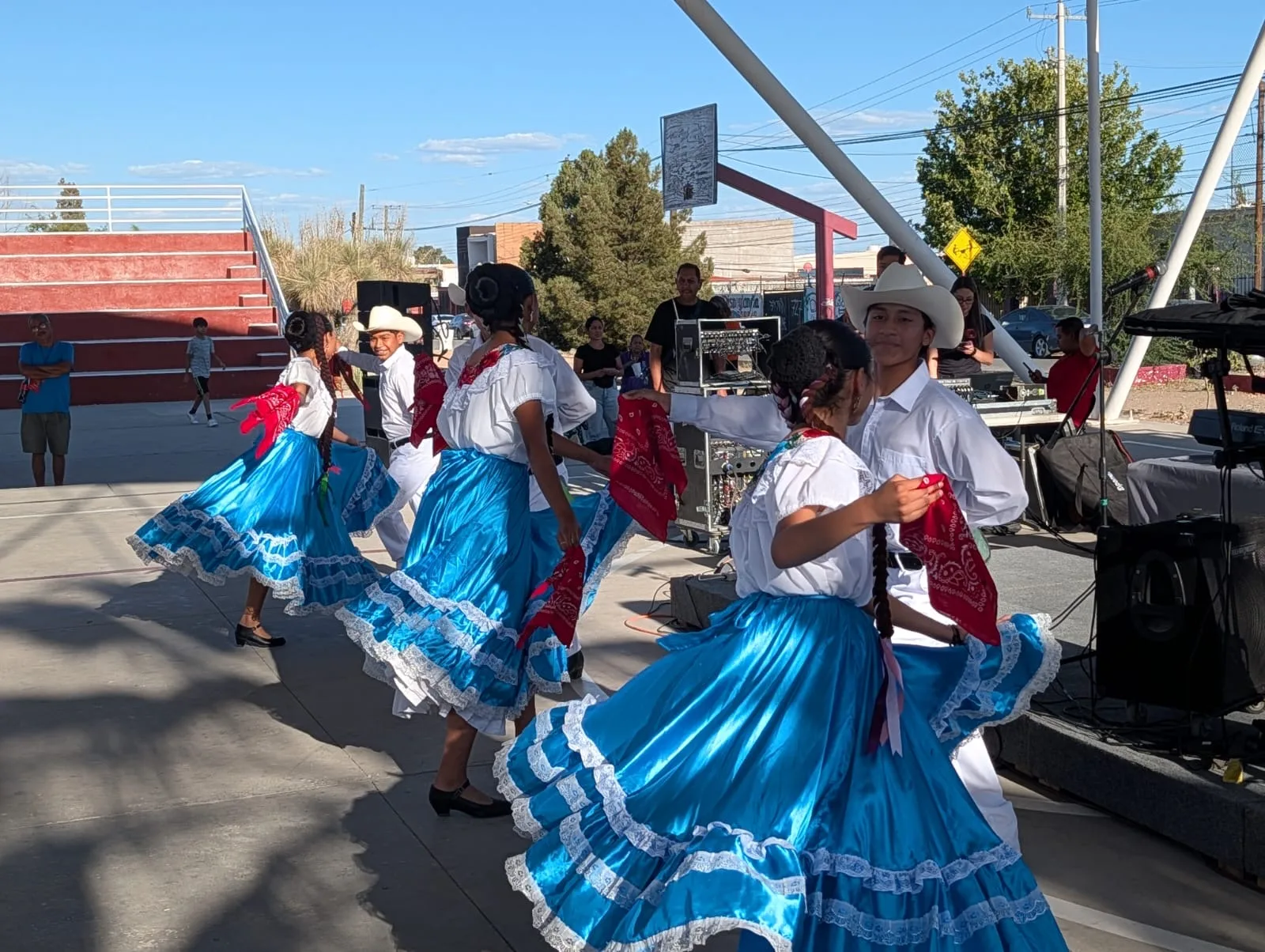 Festival CRUZARTE reúne a familias en el Centro Comunitario Eréndira de Ciudad Juárez - imagen 4