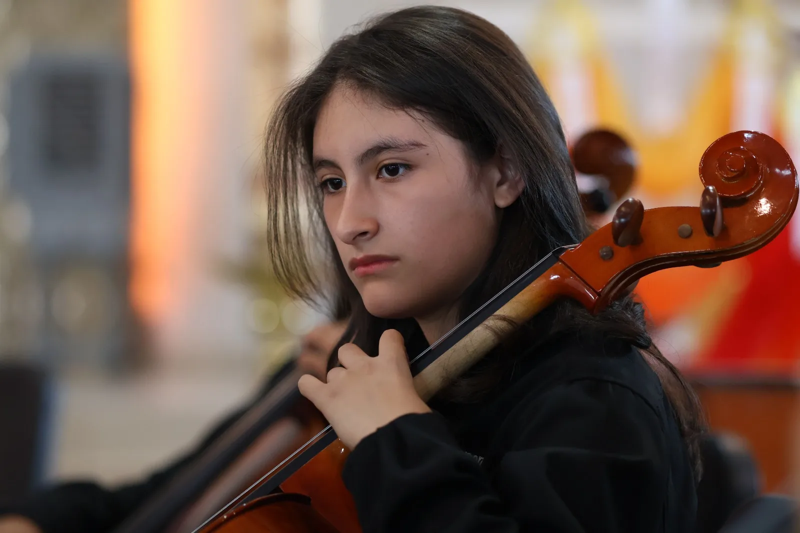 Filarmónica Joven lleva música sinfónica gratuita a familias de Ciudad Juárez en la Parroquia Santa Inés - imagen 1