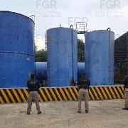 FGR asegura más de 256 mil litros de hidrocarburo y detiene a 12 personas en Tihuatlán, Veracruz - imagen 13