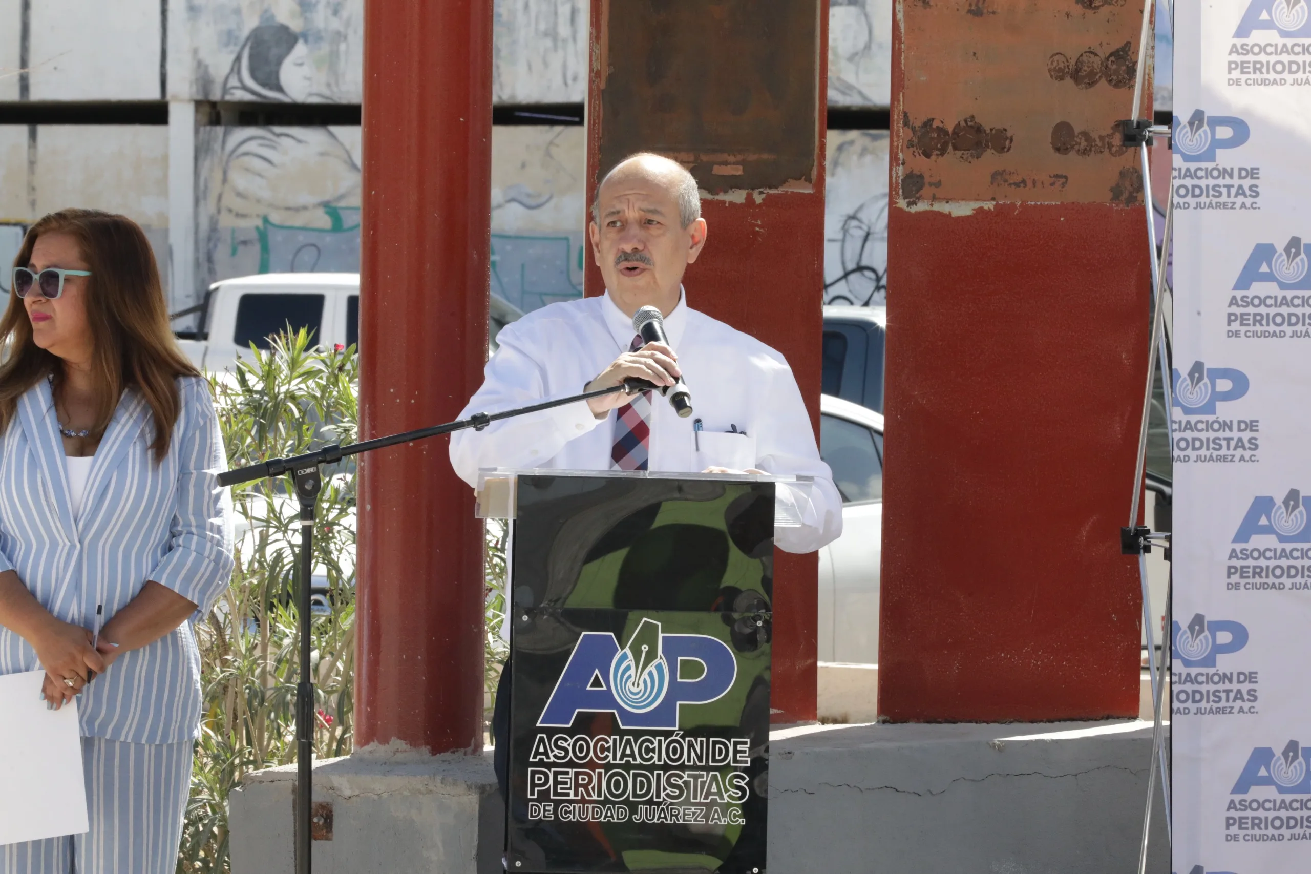 Ciudad Juárez rinde homenaje póstumo a periodistas destacados en la Plaza del Periodista - imagen 8