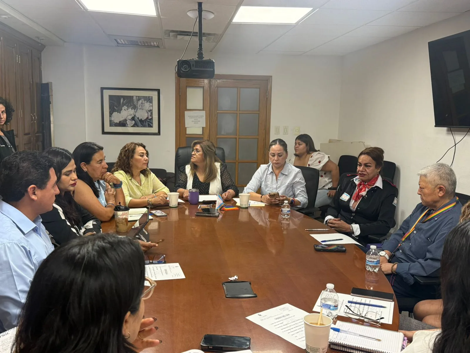 Regidoras y comunidad LGBTTTIQ+ dialogan sobre derechos y próximos eventos en junio - imagen 1