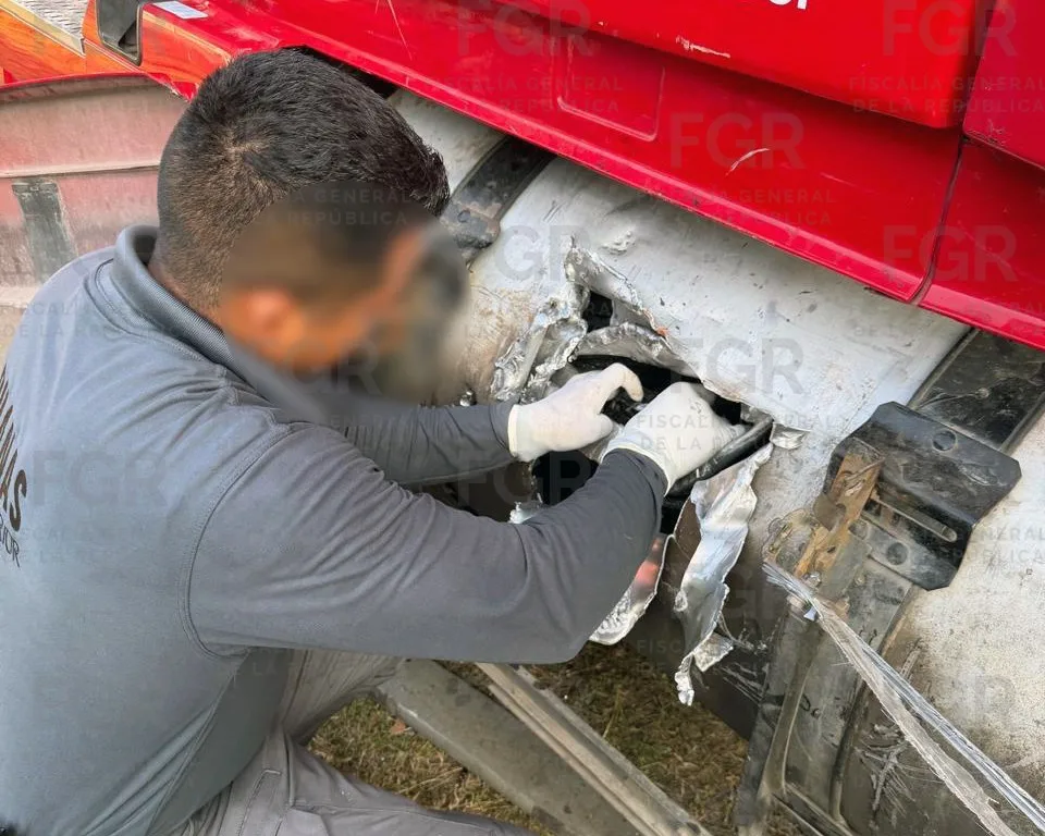 Detienen en Chiapas a hombre por transportar más de 100 kilos de cocaína en un vehículo pesado