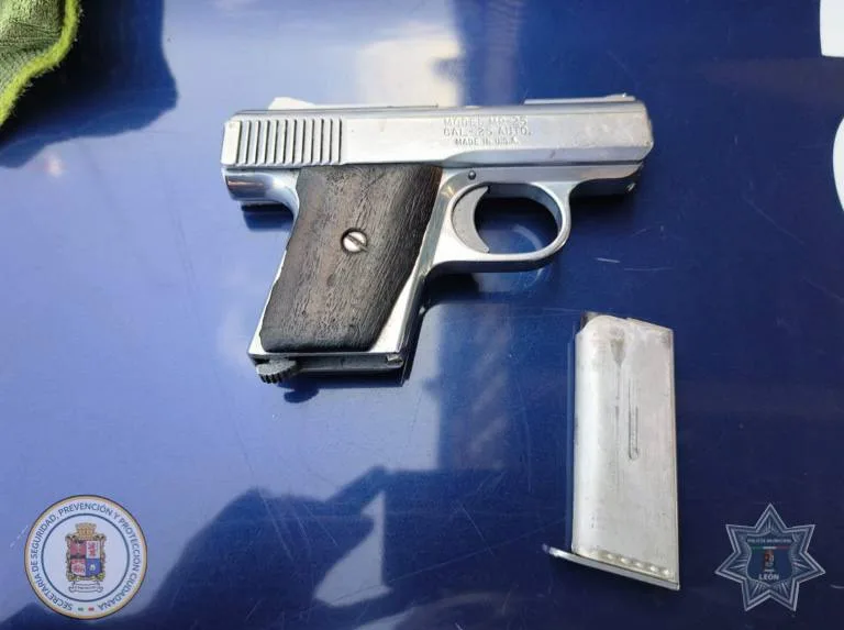 Detienen en León a dos hombres por tentativa de homicidio y portación de arma de fuego tras ataque armado