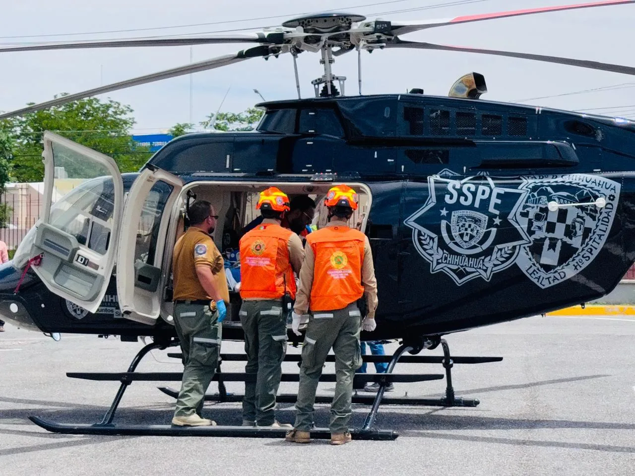 SSPE traslada en helicóptero a paciente con quemaduras de Creel a Chihuahua