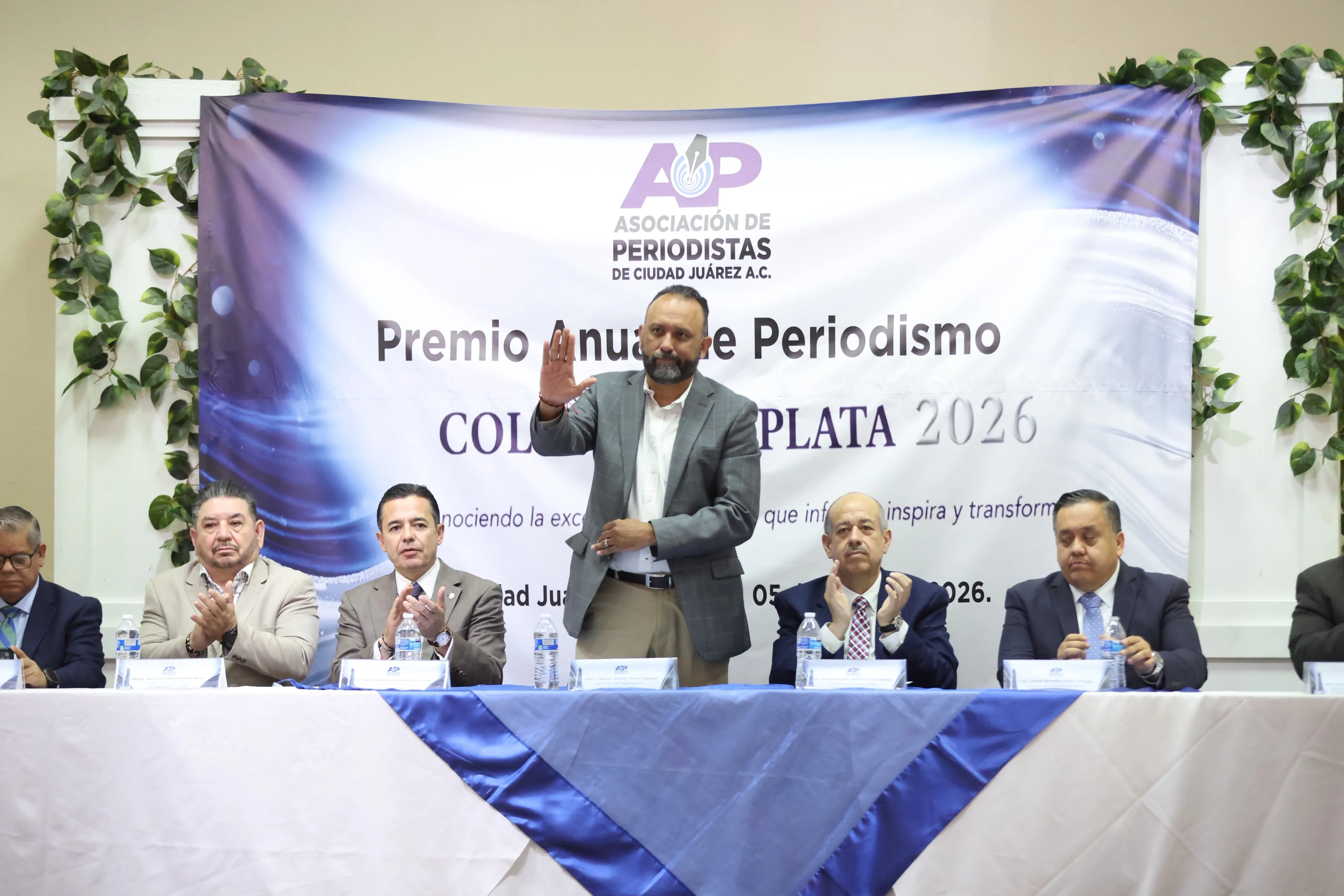 Secretario del Ayuntamiento participa en entrega del premio Columna de Plata 2026 en Ciudad Juárez - imagen 13