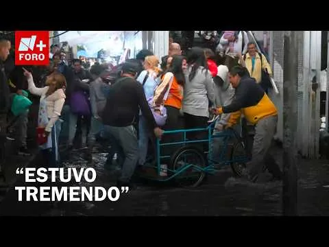 Usuarios de la Línea A del Metro en CDMX son trasladados en triciclo por inundación en Zaragoza