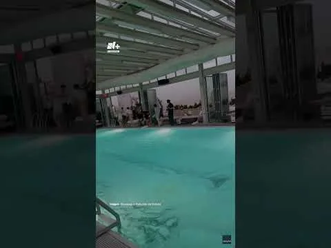 Tormenta en Nueva York causa caos en terraza con alberca y retrasos en viajes