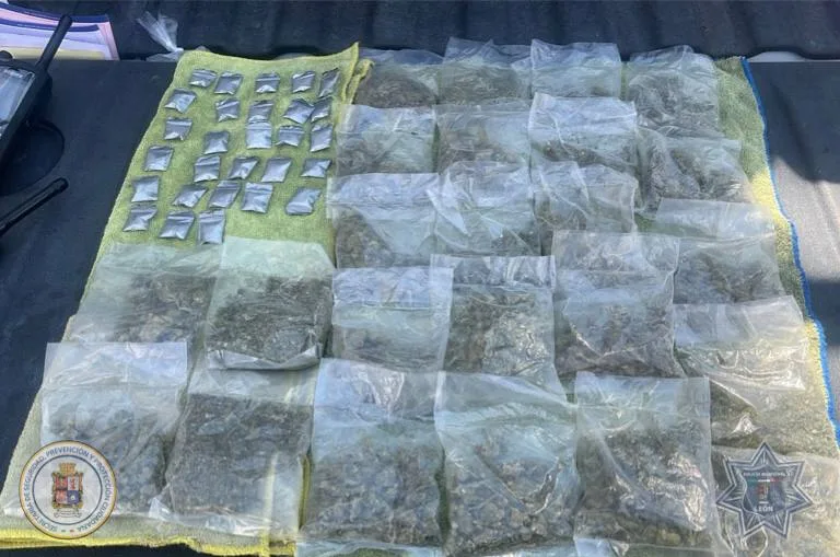 León refuerza seguridad con decomiso de drogas y armas en una semana