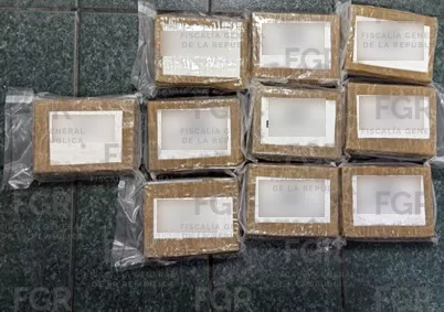 Detienen en Tijuana a hombre con más de 10 kilos de cocaína en vehículo con placas de California