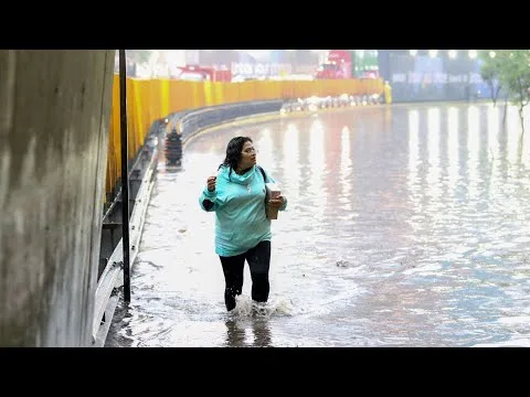 Intensas lluvias causan inundaciones en vialidades de la Ciudad de México este 8 de junio