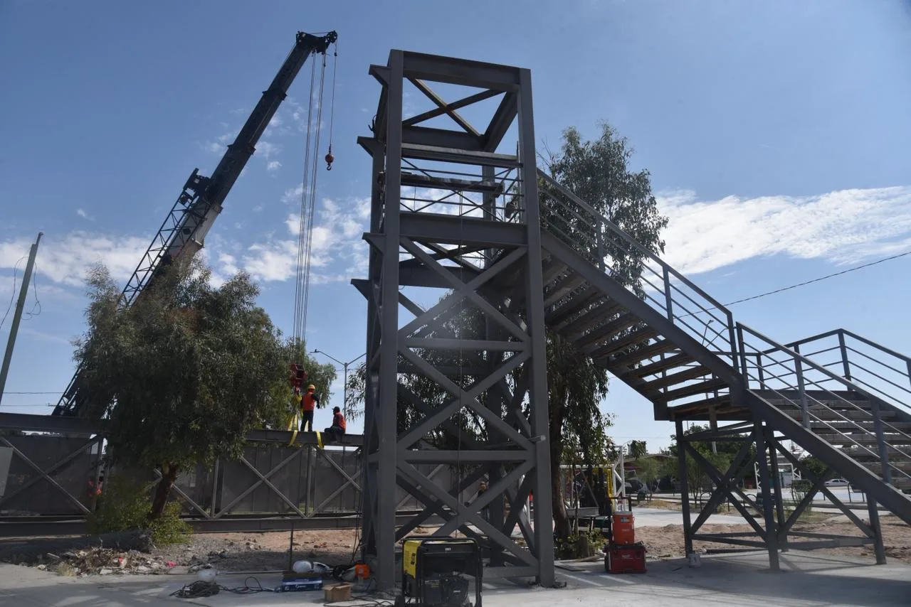 Cierre temporal de la calle Tapioca por instalación de puente peatonal en Culiacán - imagen 13