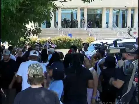 Joven declarado culpable por homicidio en Texas tras pelea en competencia escolar