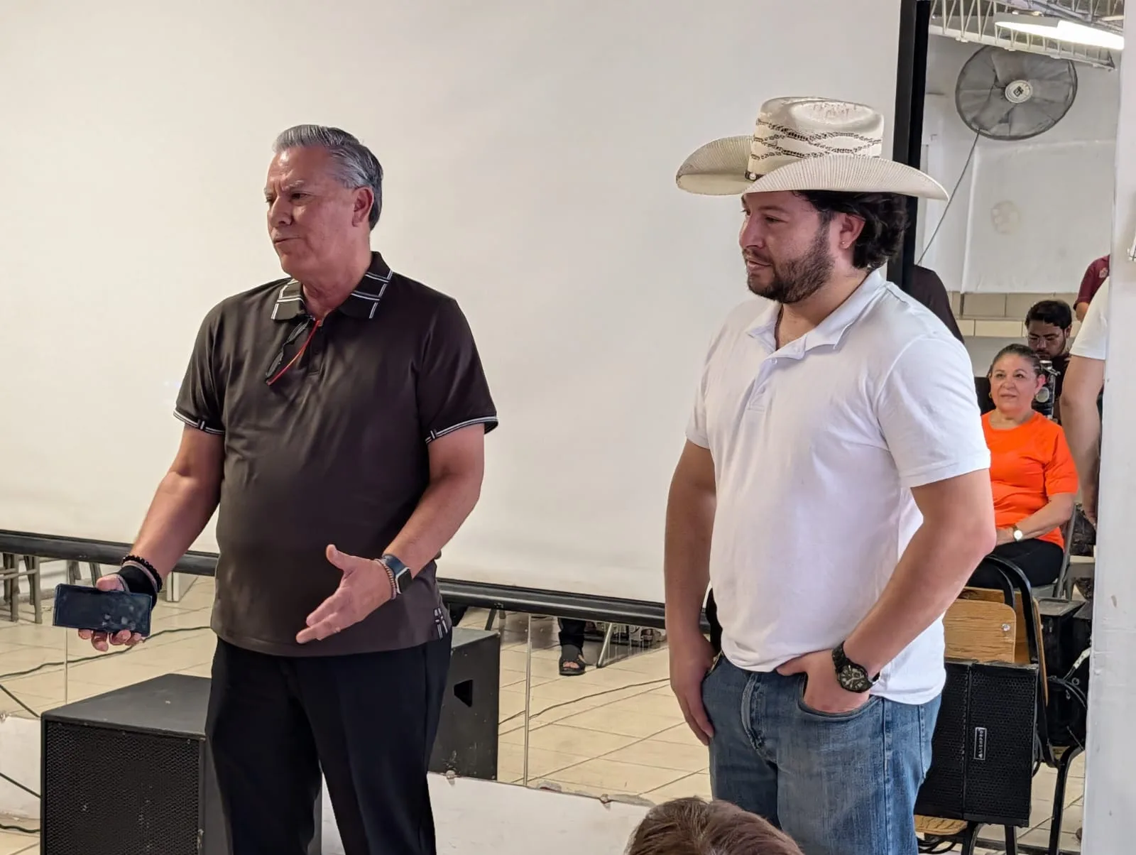 Adultos mayores disfrutan función de cine en el Centro Comunitario Jarudo - imagen 2