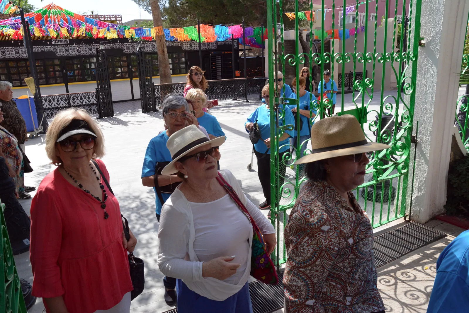 Adultos mayores del Centro Comunitario Fovissste Chamizal visitan el Museo Juan Gabriel en Chihuahua - imagen 4