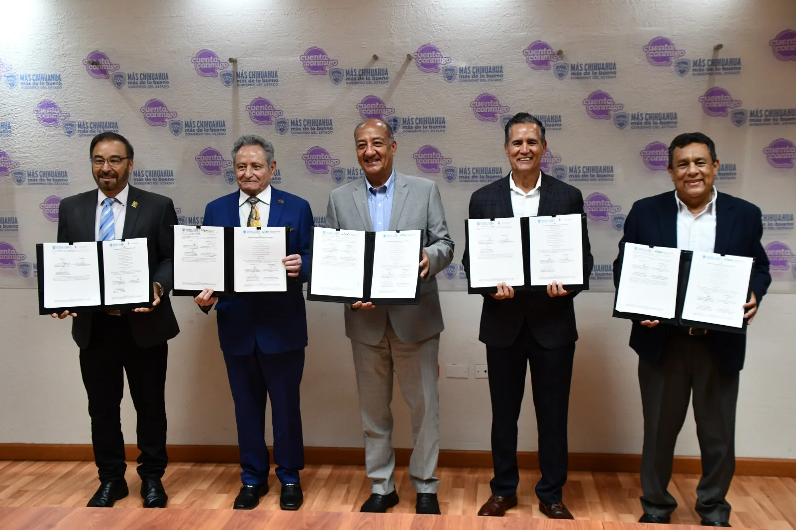 SEyD agiliza entrega de cédulas profesionales estatales para egresados en Chihuahua