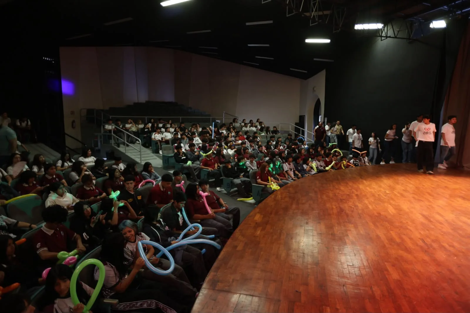 Inicia FELIJU 2026 en Ciudad Juárez con la presentación del libro Niños del trópico de Israel Holtzeimer - imagen 3