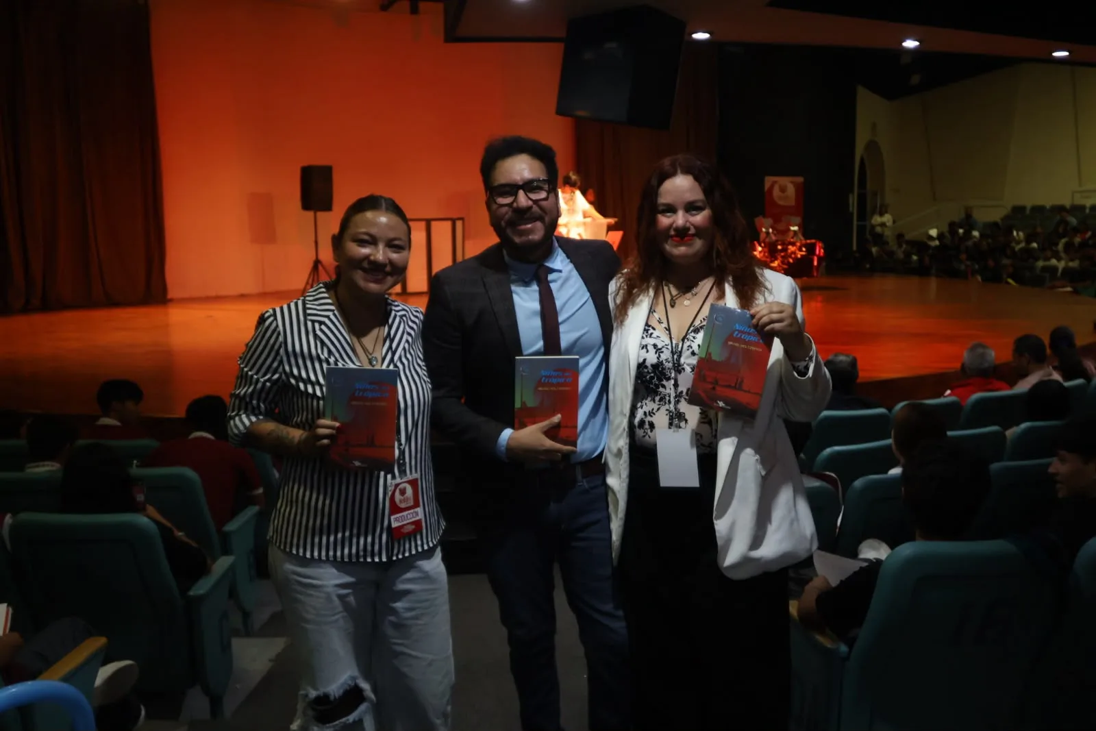 Inicia FELIJU 2026 en Ciudad Juárez con la presentación del libro Niños del trópico de Israel Holtzeimer - imagen 6