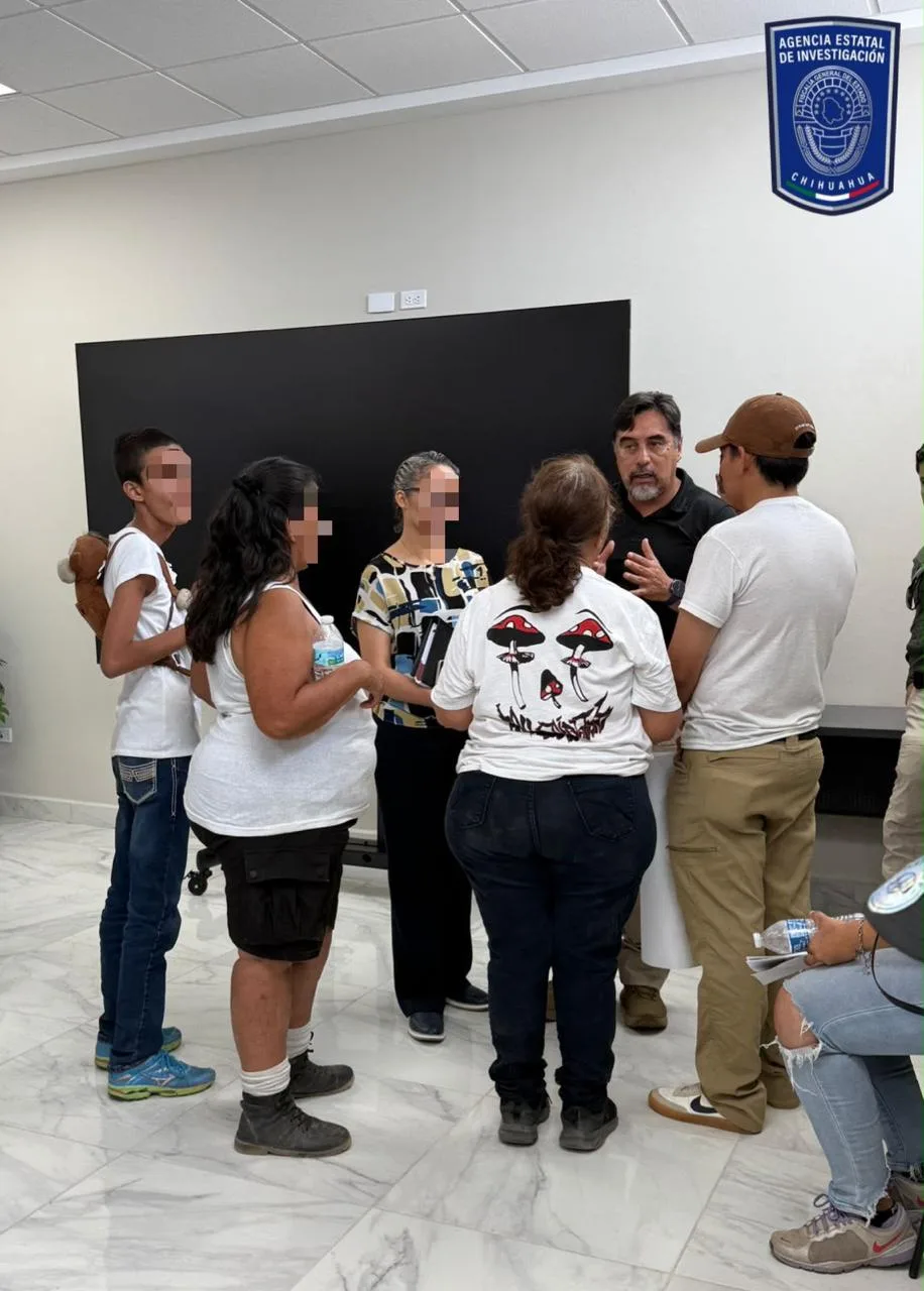 Fiscalía de Chihuahua atiende marcha de familiares de personas ausentes en Nuevo Casas Grandes - imagen 2